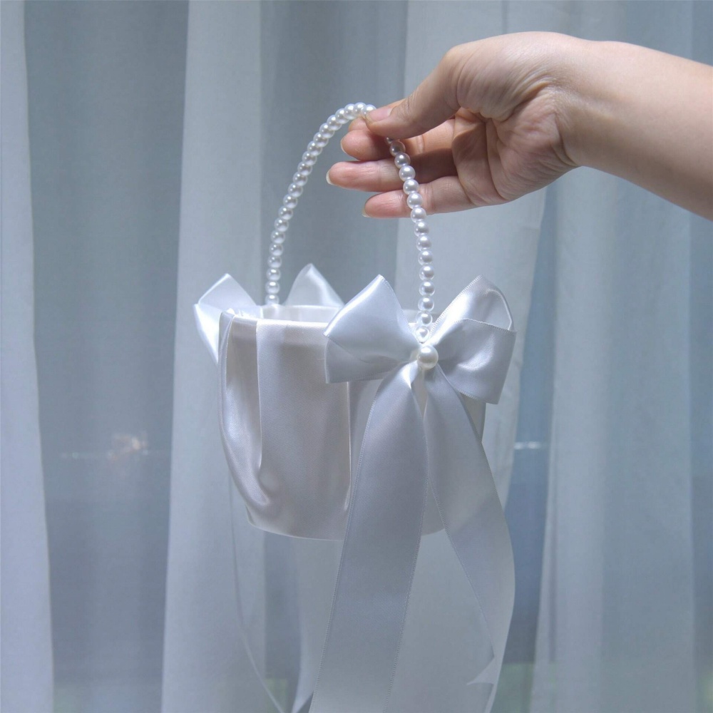 Gardening Tools Girls - Weißer Satin-Blumenmädchenkorb mit Perlengriff und Schleifenenden